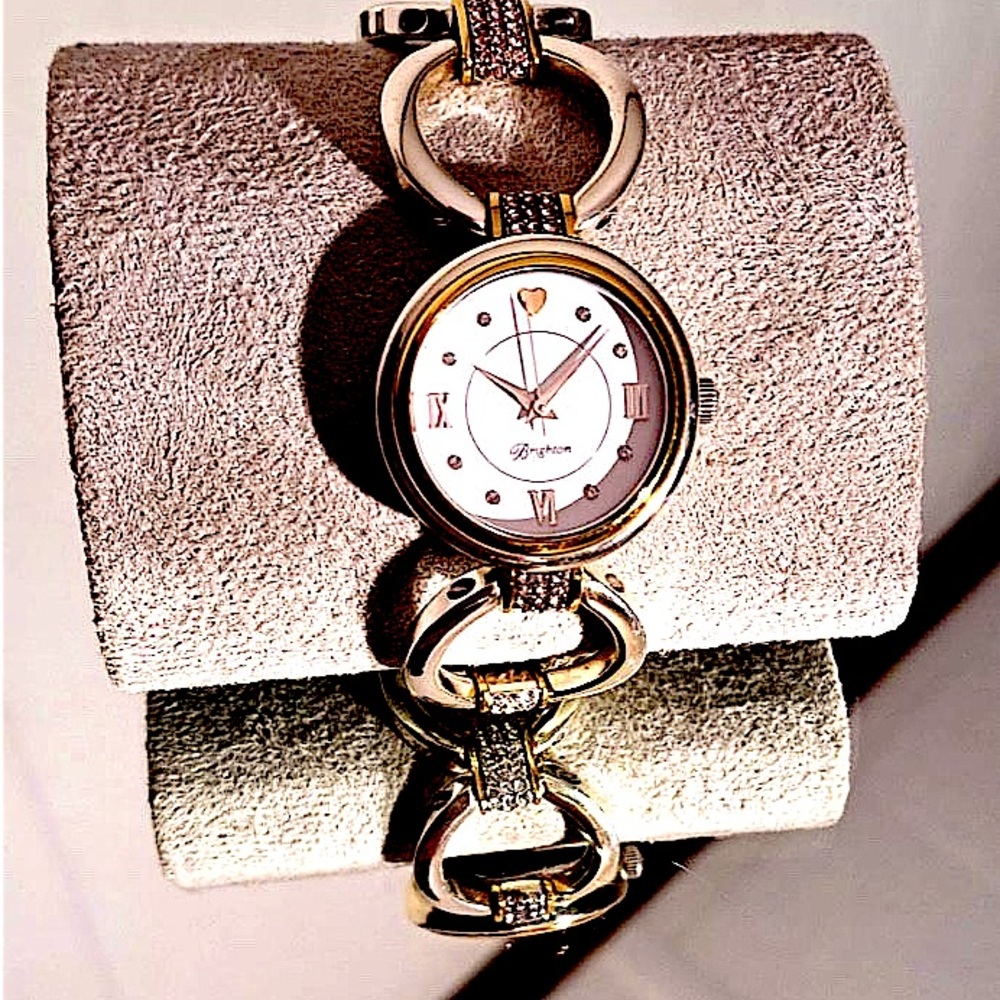 New with tag  BRIGHTON CRYSTAL COVE. Quartz silver. Gold accents